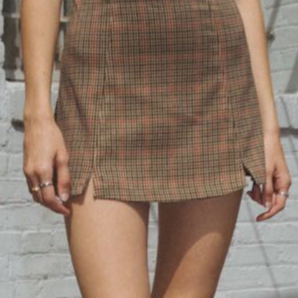 Brandy Melville Cara Skirt! Fits a size Small